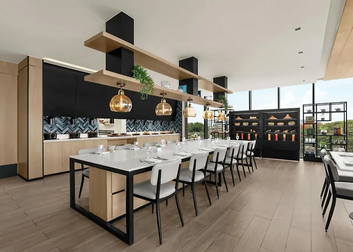 Hotel Fairfield By Marriott Cebu Mactan