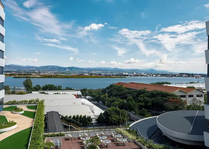Fairfield By Marriott Cebu Mactan Hotel 4*